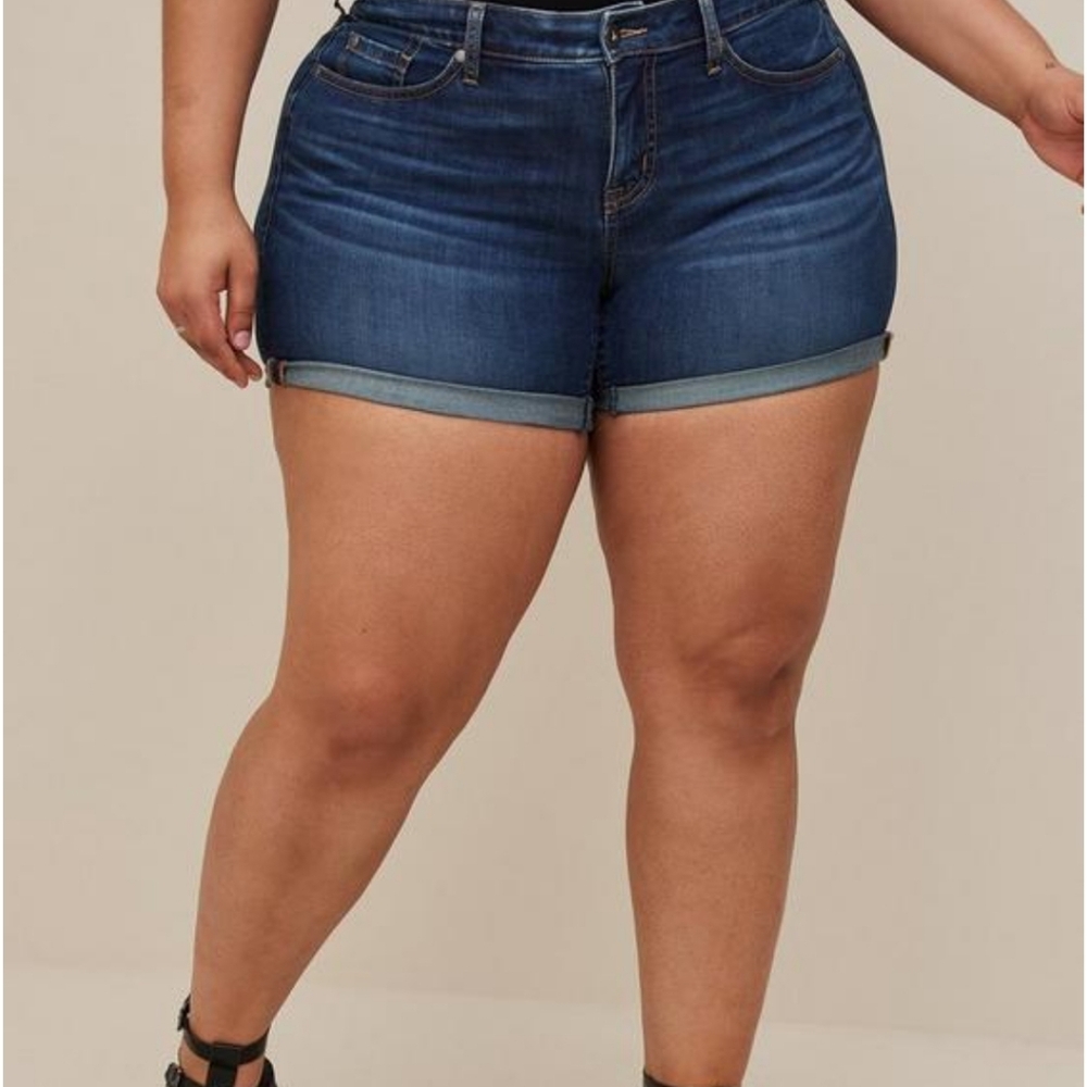 Torrid Jean Mid 5 Shorts Back Country Split